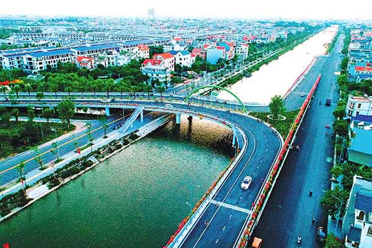 Thành phố soi bóng hai dòng sông
